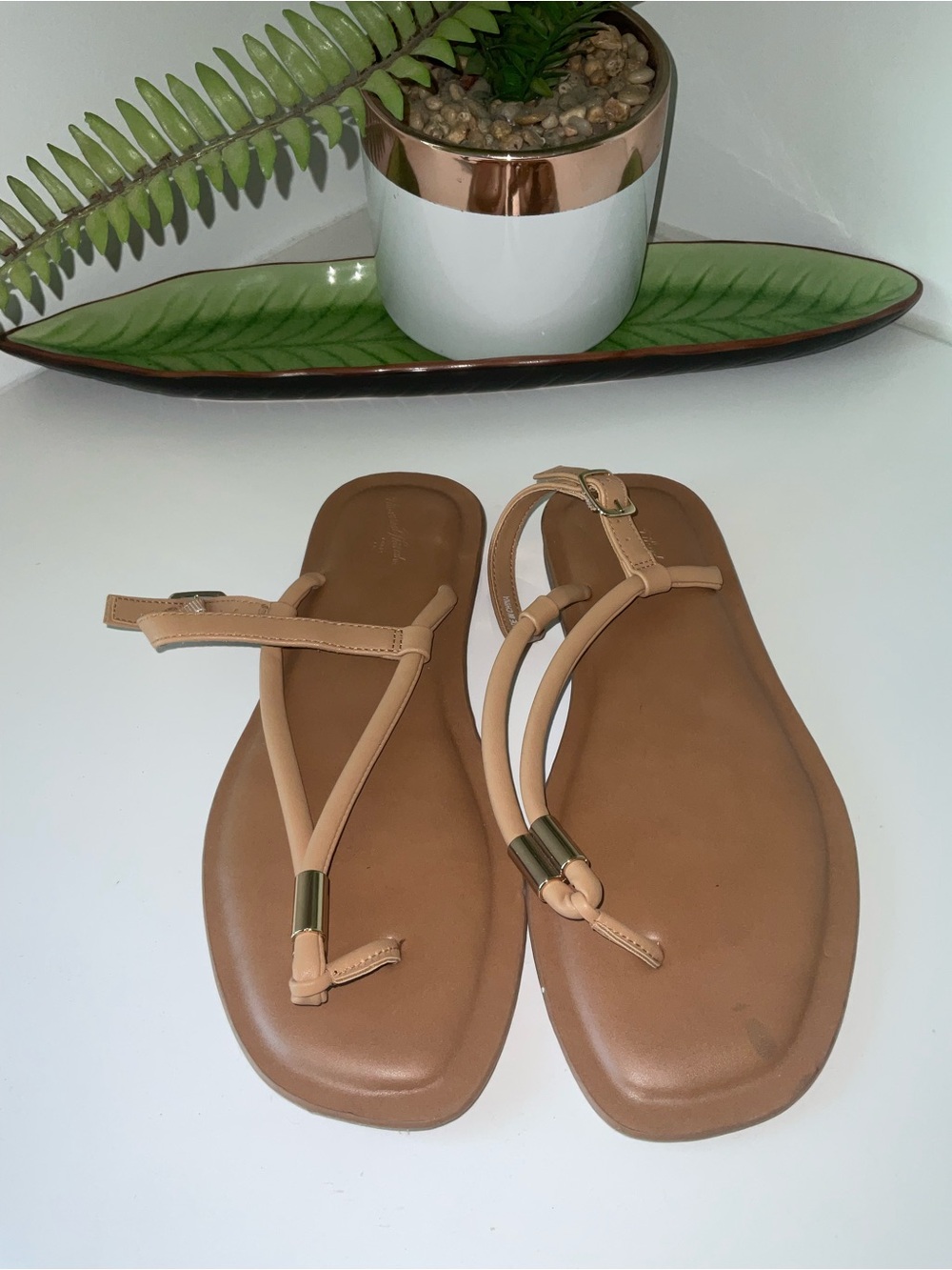 Universal Thread Nude Tan T-Strap Flat Sandals